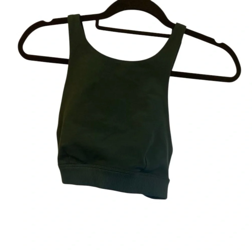 NWT Alo Yoga high neck sports bra Size S